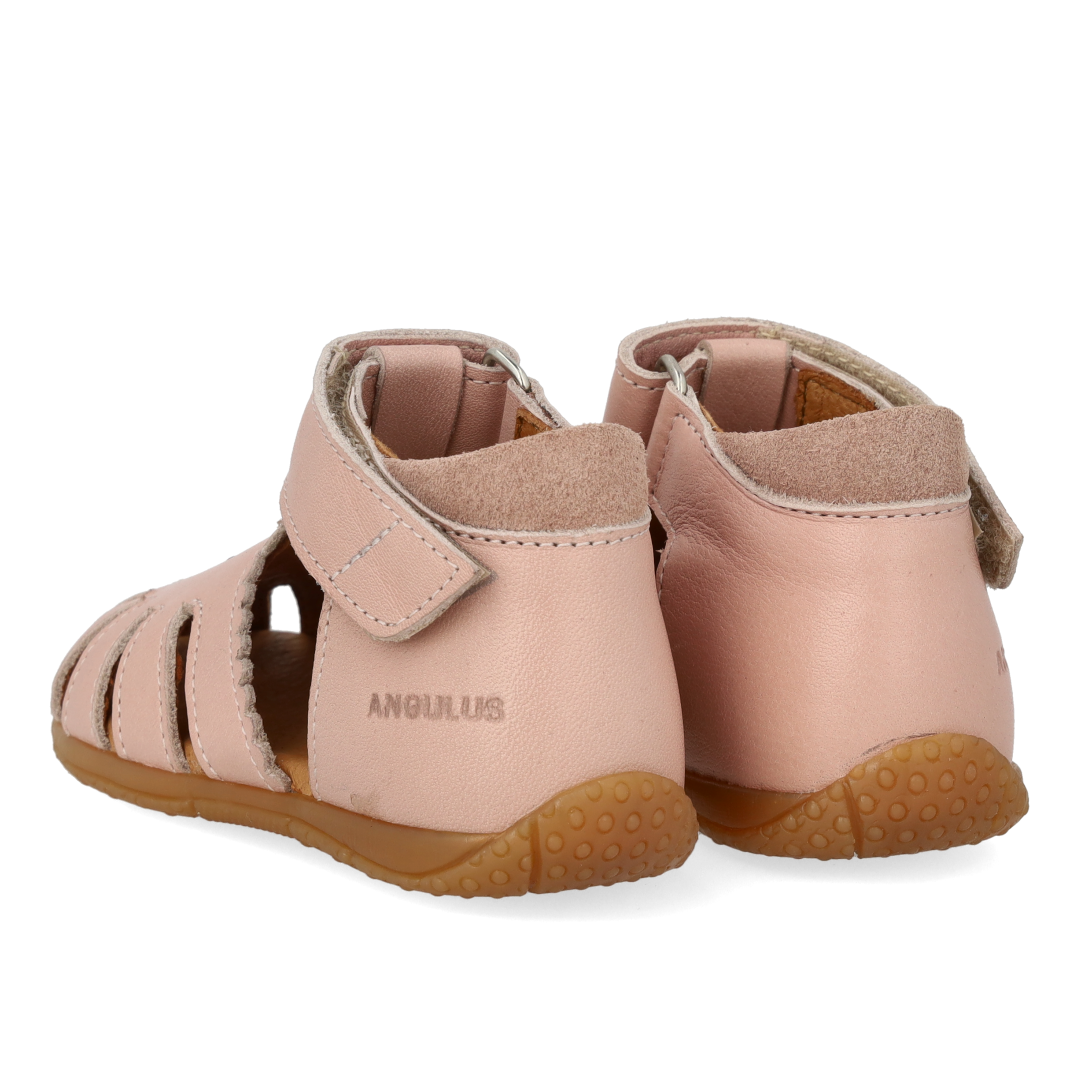 Sandal with embroidery