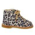 Classic lace-up shoe