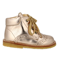 Classic lace-up shoe with brogue details