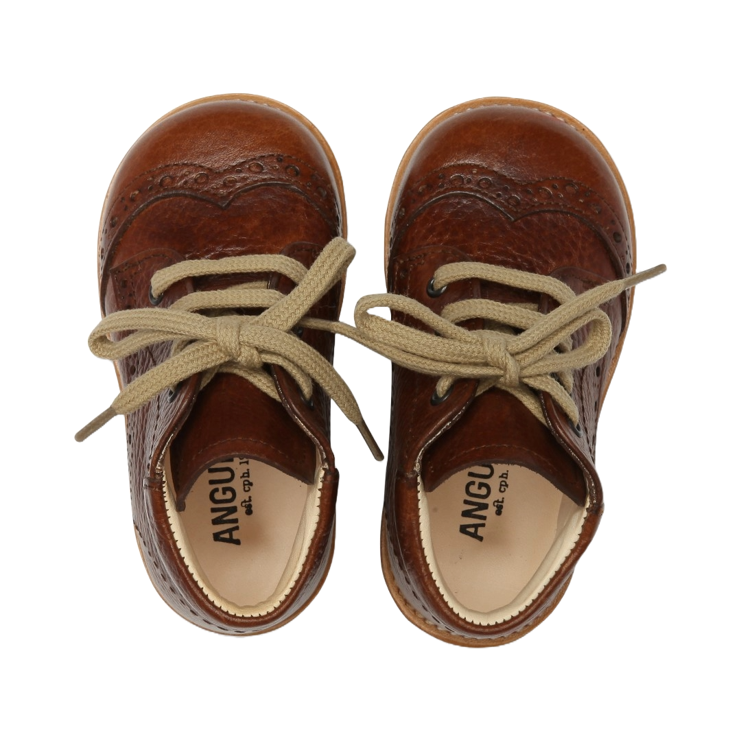 Classic lace-up shoes with brogue details