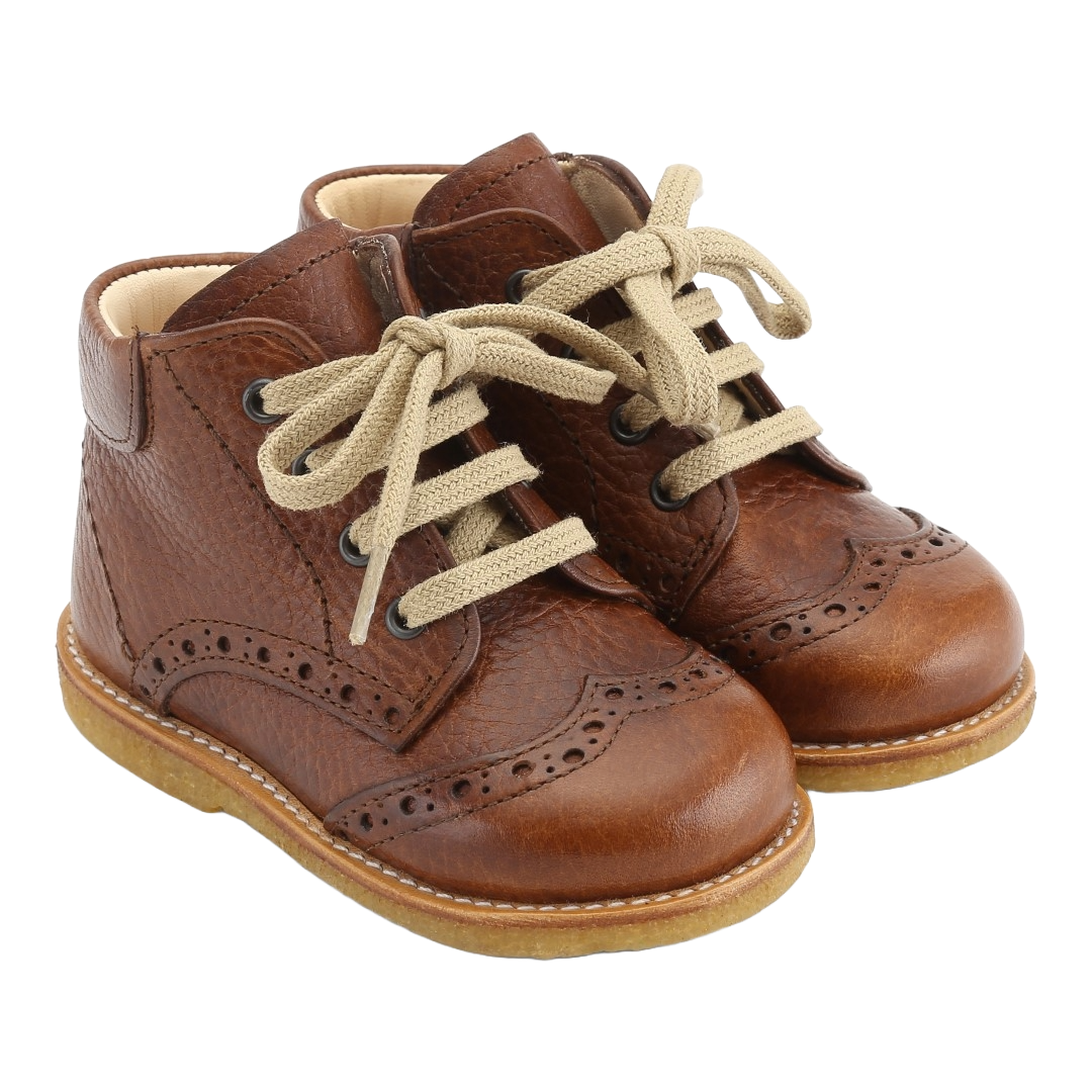Classic lace-up shoes with brogue details