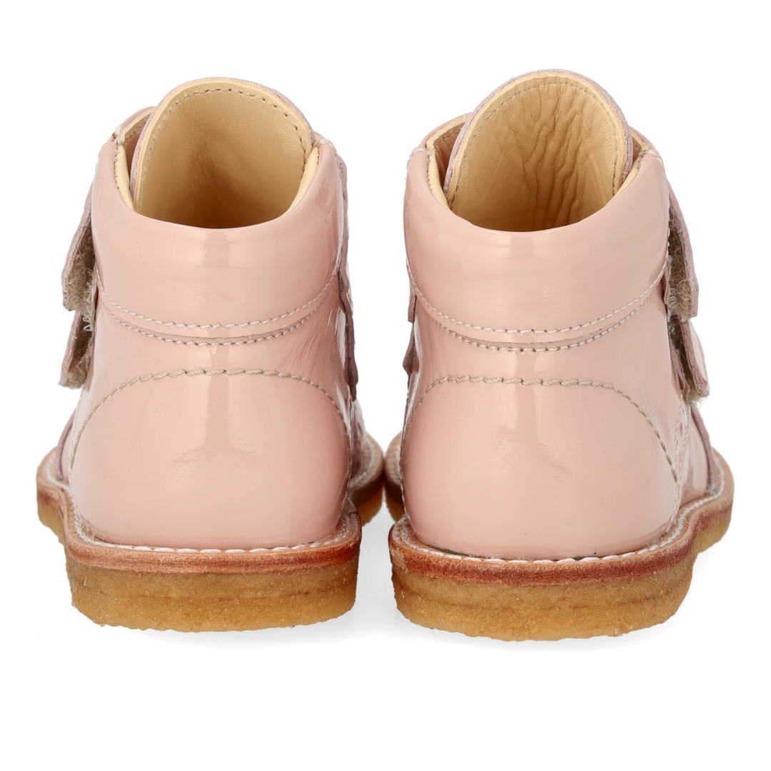 Toddler shoes with Velcro closure