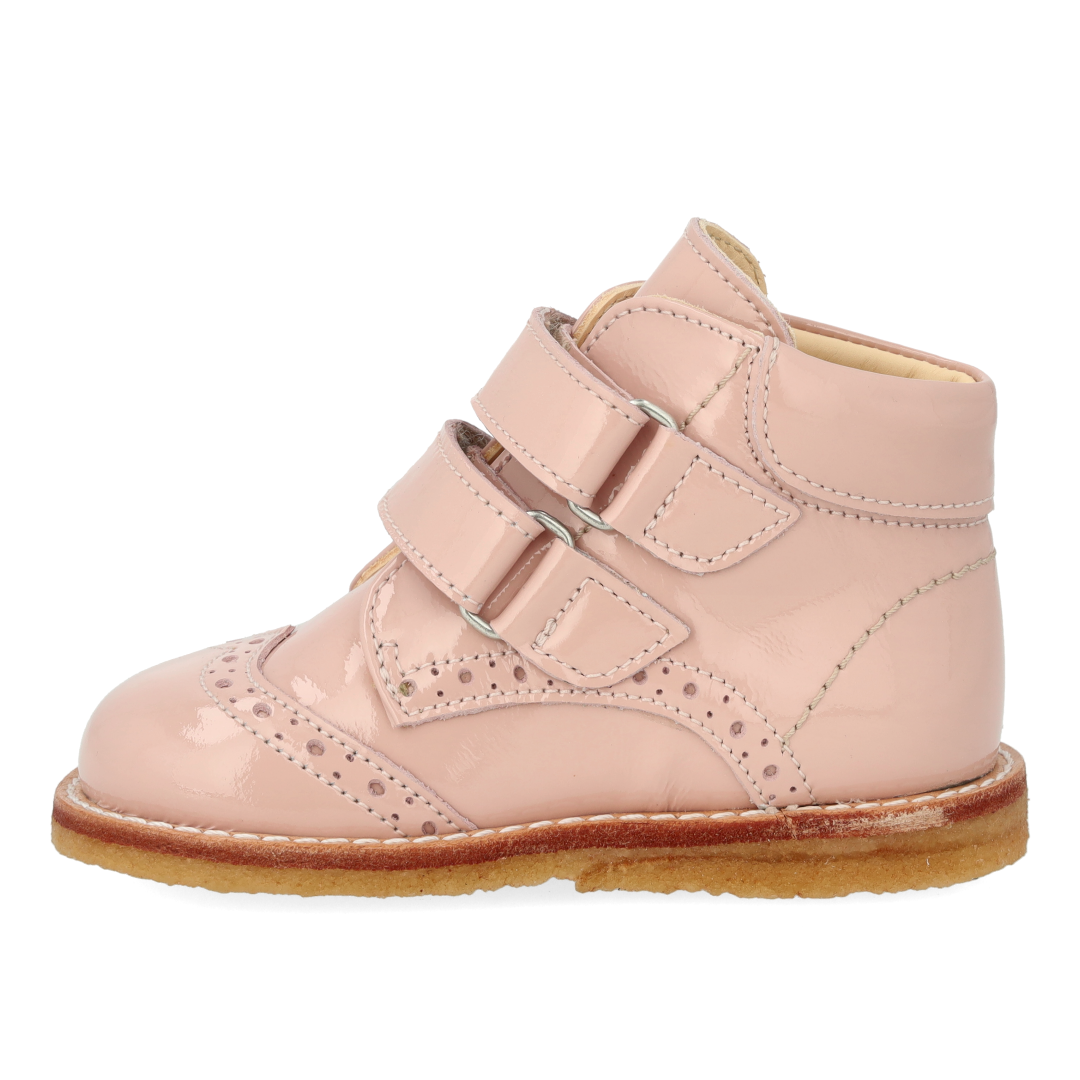 Toddler shoes with Velcro closure