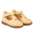 Classic tulle shoe with cut-out heart motif