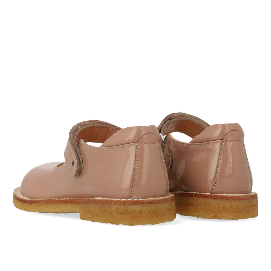 tulle shoes with heart and Velcro closure