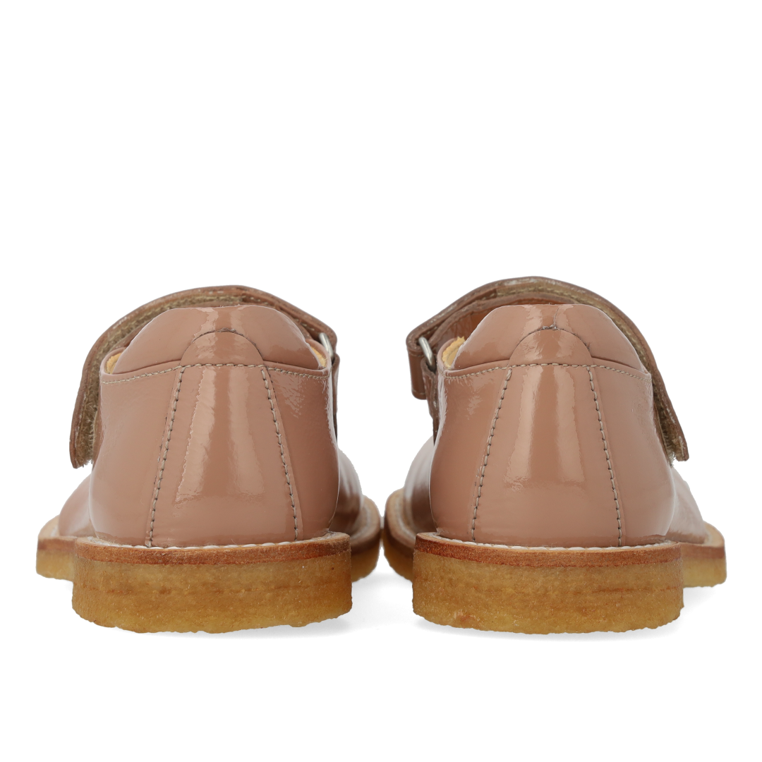 tulle shoes with heart and Velcro closure