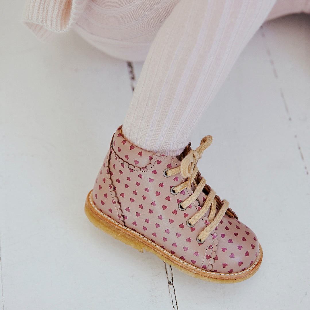 Classic lace-up shoes with hearts
