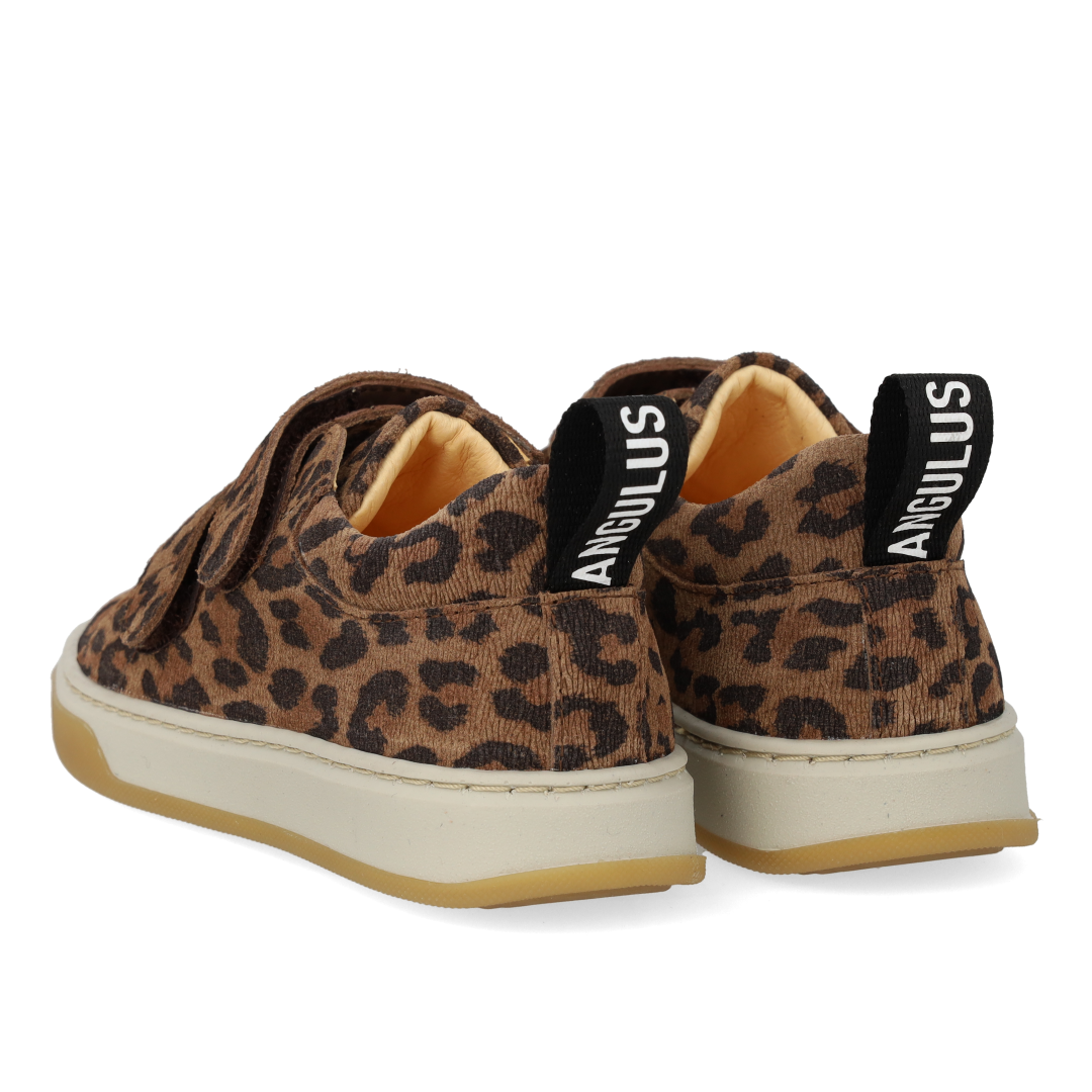 Sneaker with logo tape and Velcro