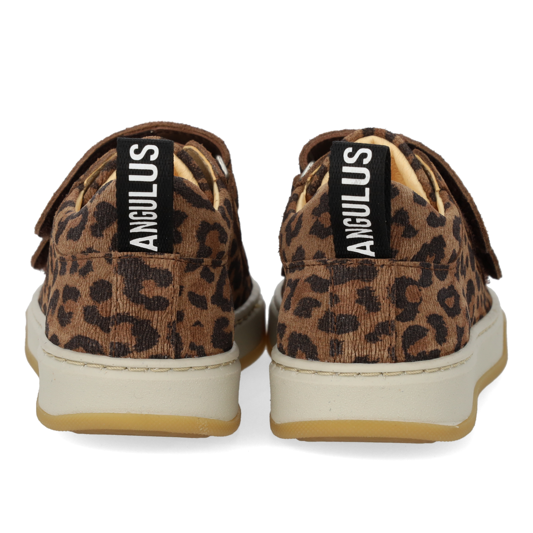 Sneaker with logo tape and Velcro