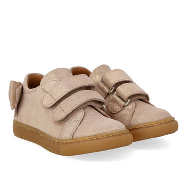 Beginner sneaker with bow detail on the heel