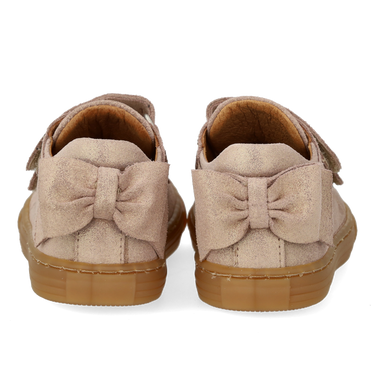 Beginner sneaker with bow detail on the heel