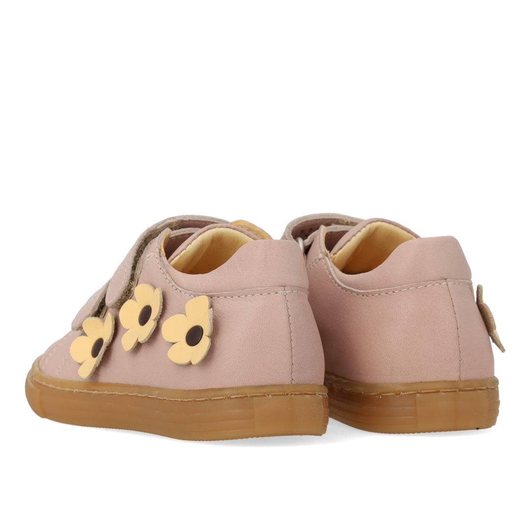 Toddler sneaker with floral appliqués