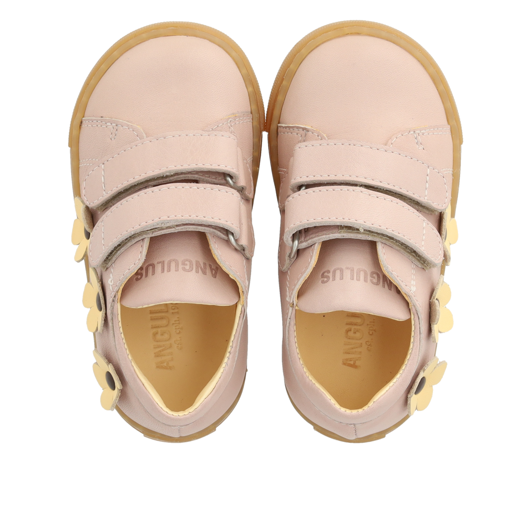 Toddler sneaker with floral appliqués