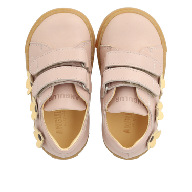 Starter Sneaker with floral applications