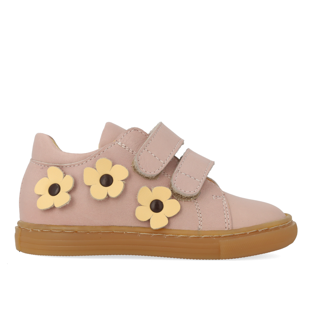 Toddler sneaker with floral appliqués