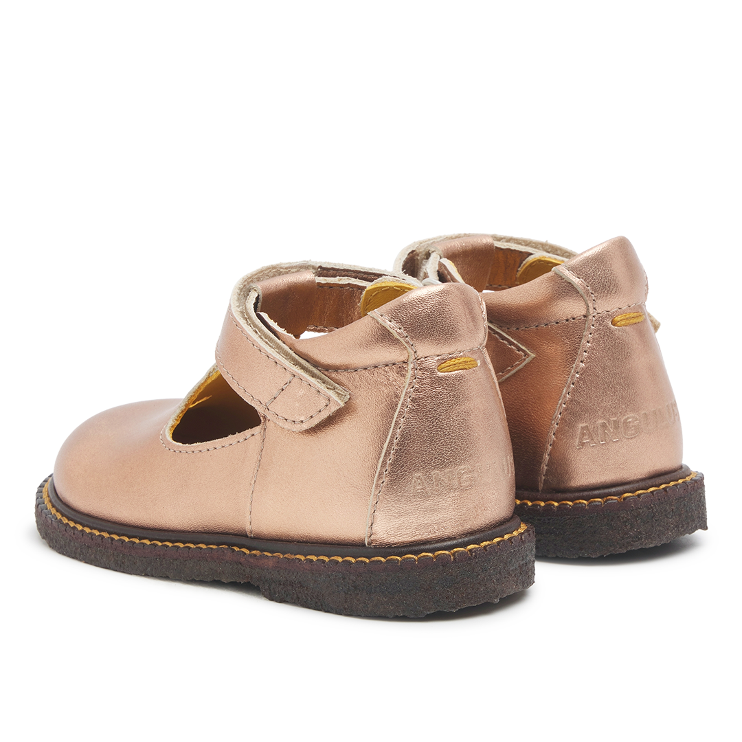 Classic tulle shoe with cut-out heart motif