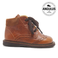 Classic lace-up shoe with brogue details