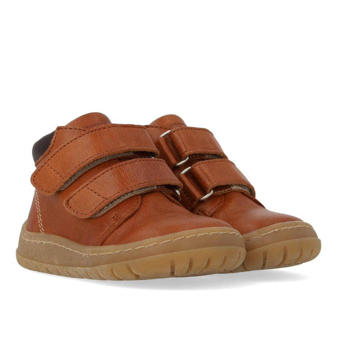 Toddler mid-cut sneaker