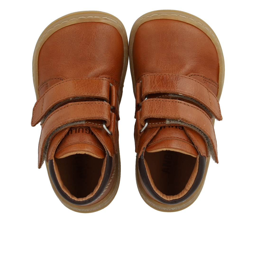 Toddler mid-cut sneaker