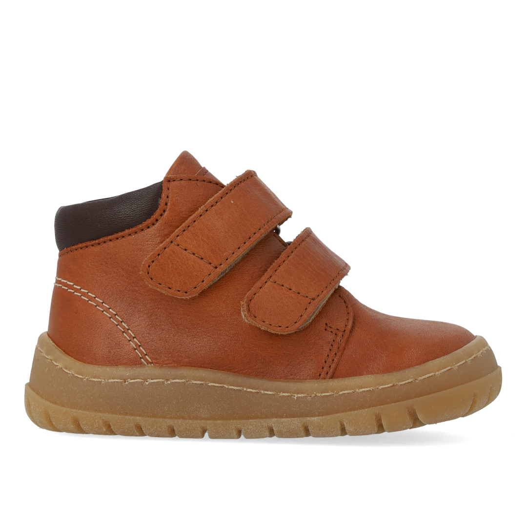 Toddler mid-cut sneaker