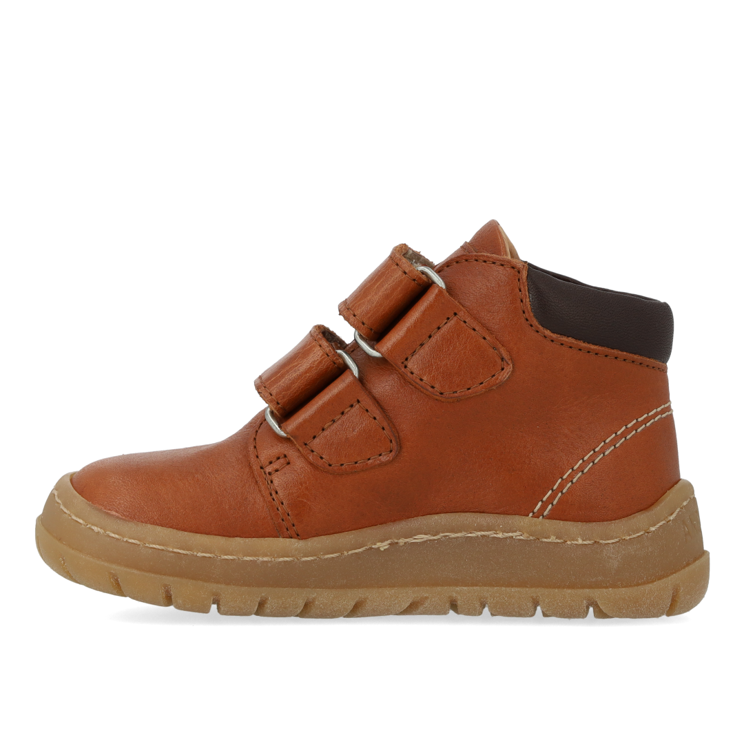 Toddler mid-cut sneaker