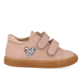 Toddler sneaker with sparkling glitter heart