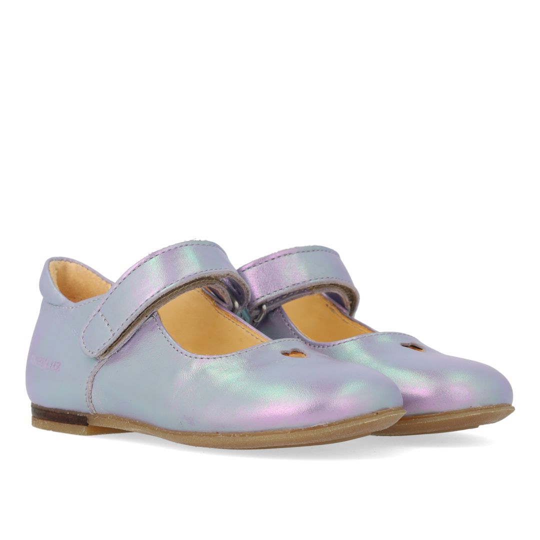 ballerinas with cut-out heart motif