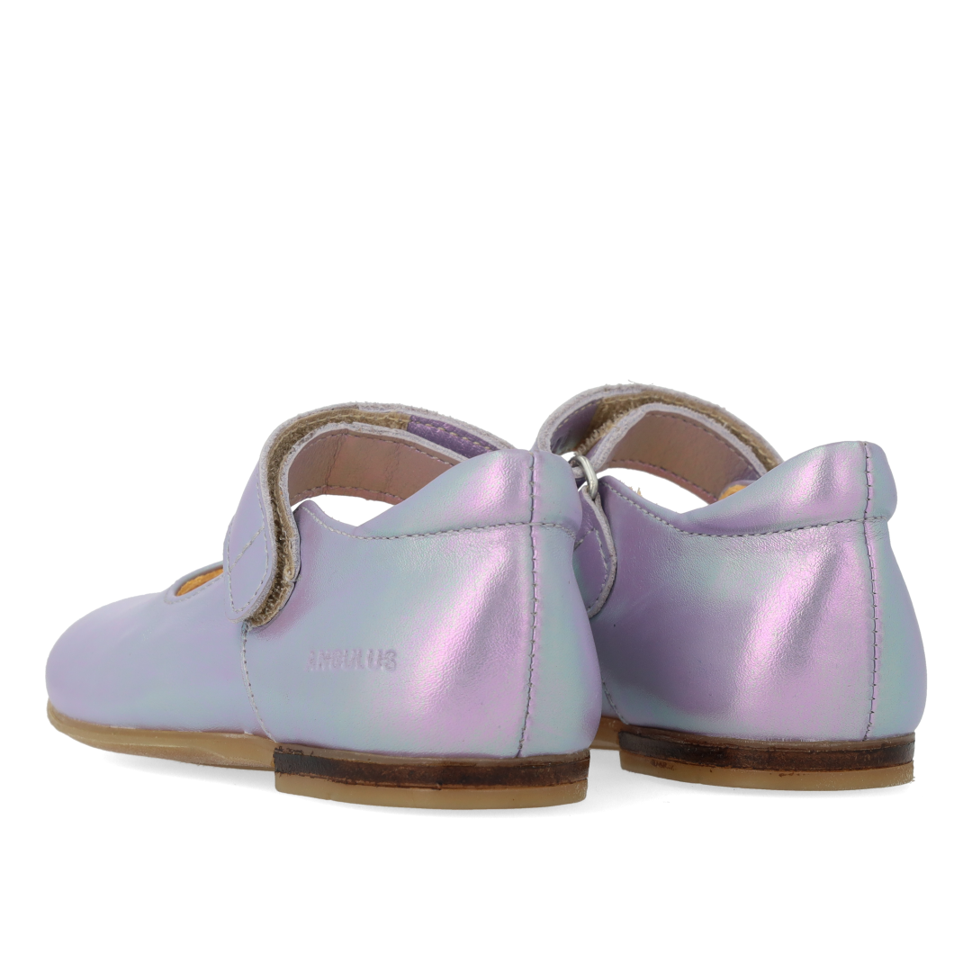 ballerinas with cut-out heart motif