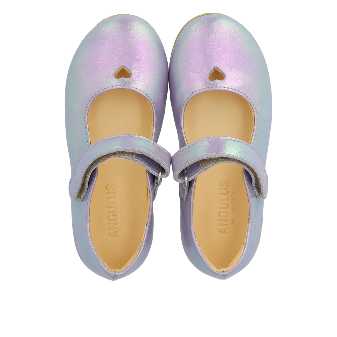 ballerinas with cut-out heart motif
