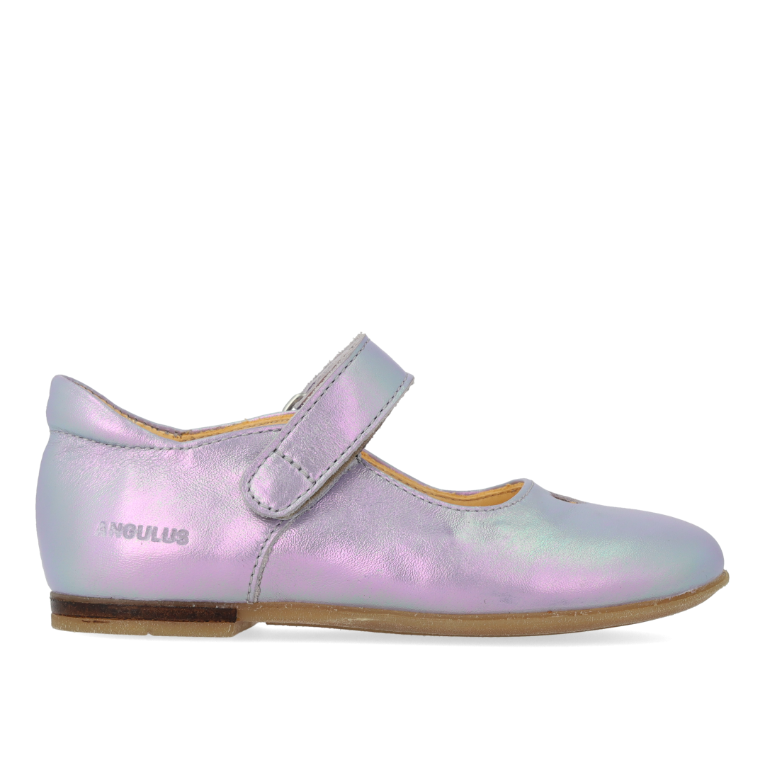 ballerinas with cut-out heart motif