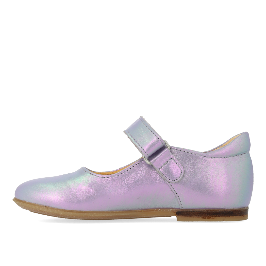 ballerinas with cut-out heart motif