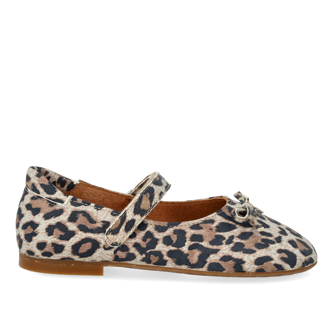 Classic ballerinas with bow