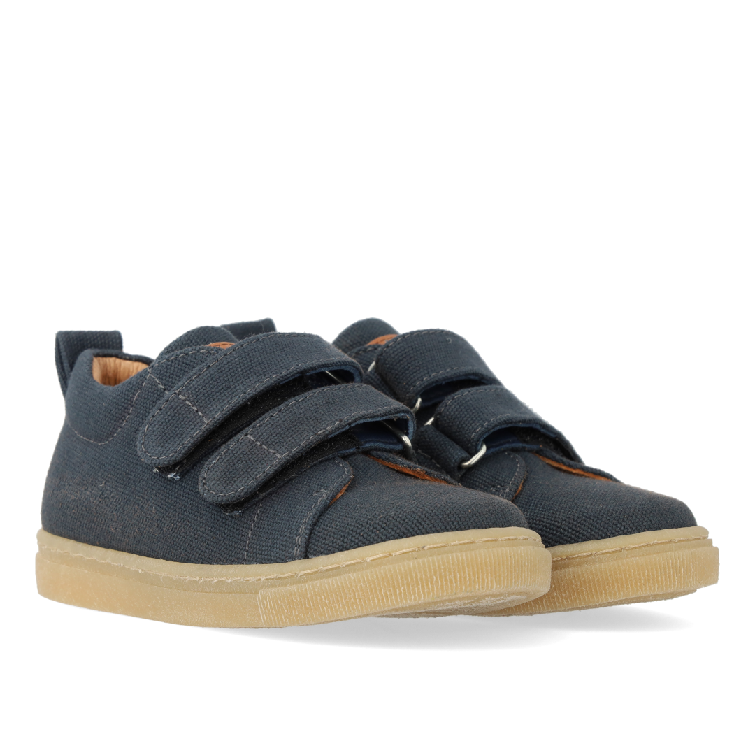 Classic sneaker in recycled cotton canvas