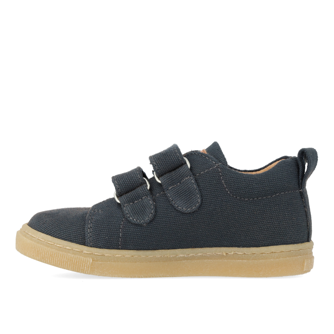 Classic sneaker in recycled cotton canvas