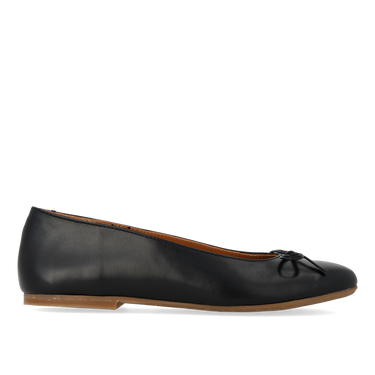 Ballerina in leather with bow detail