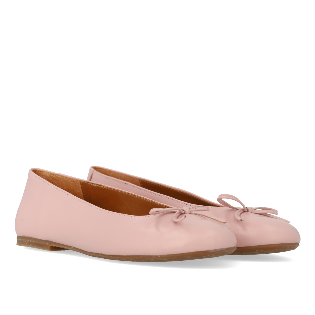 Leather ballerinas with bow detail