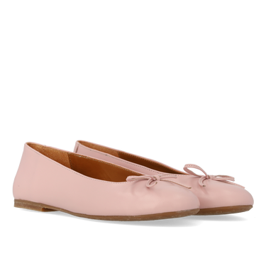 Ballerina in leather with bow detail