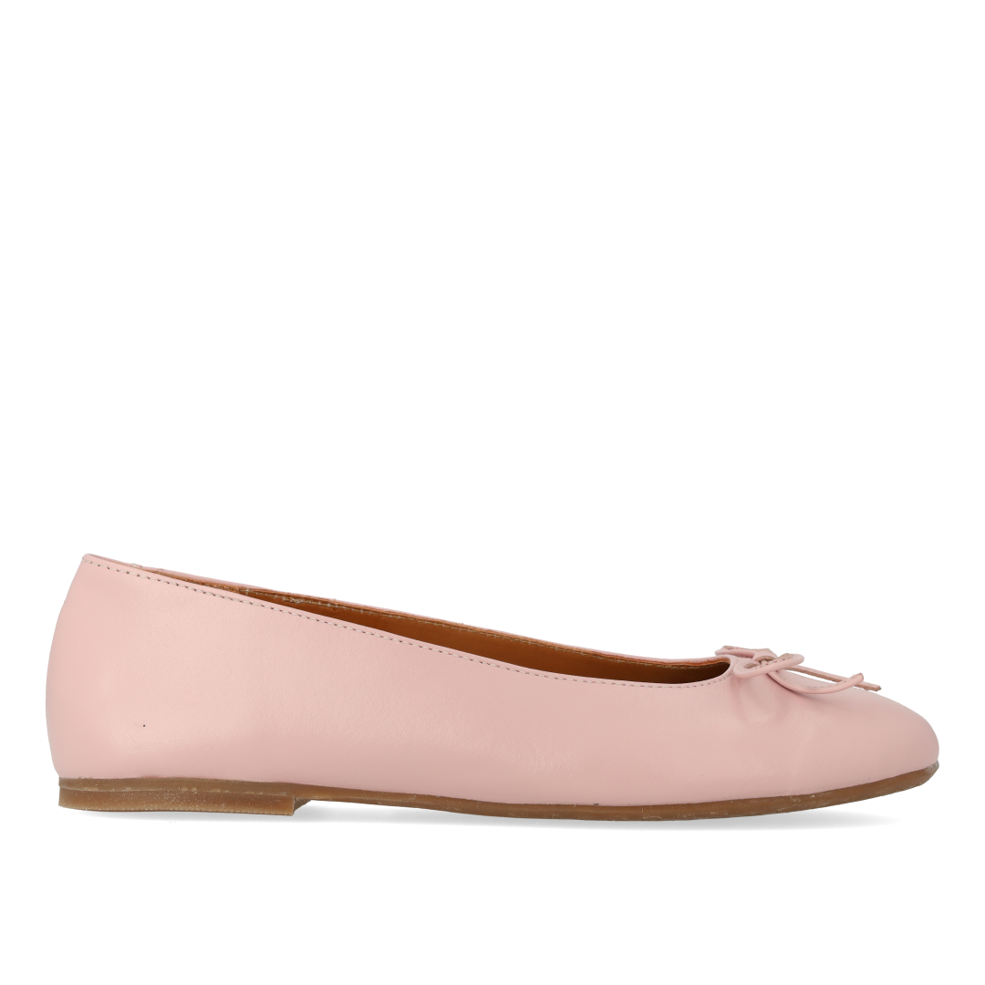 Leather ballerinas with bow detail