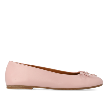 Ballerina in leather with bow detail