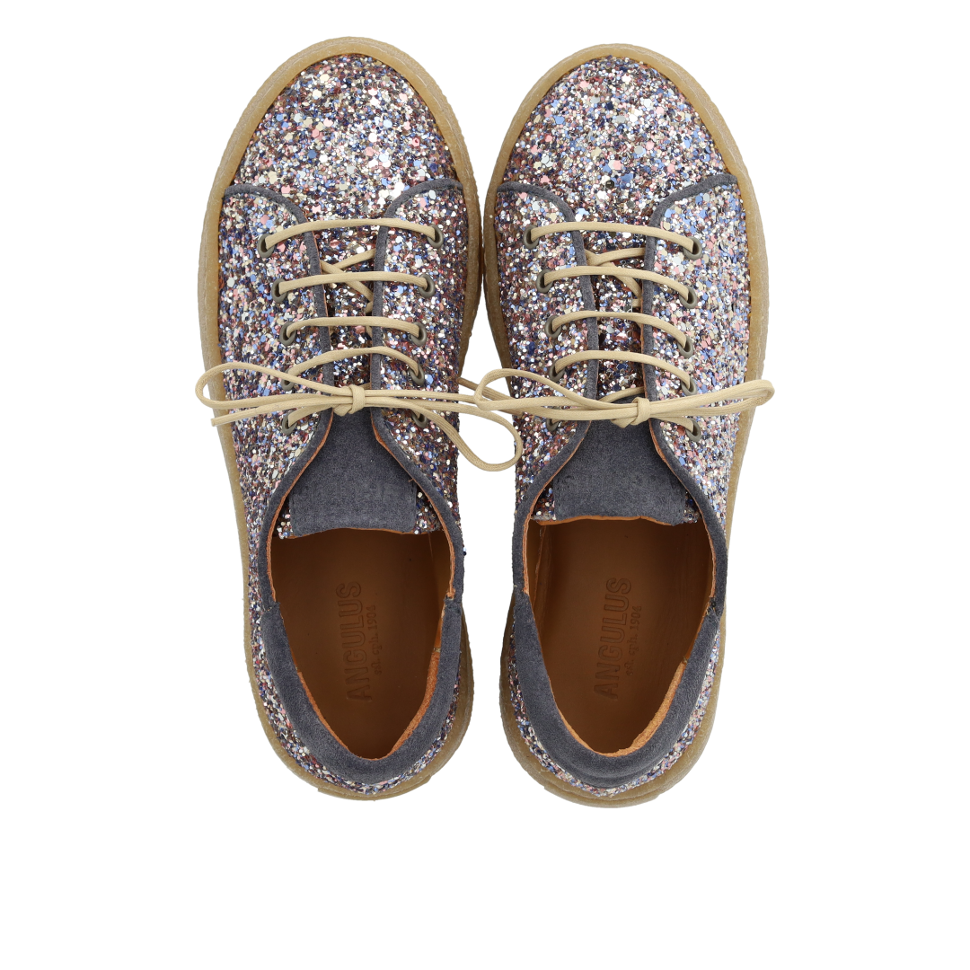 Sneaker in sparkling glitter
