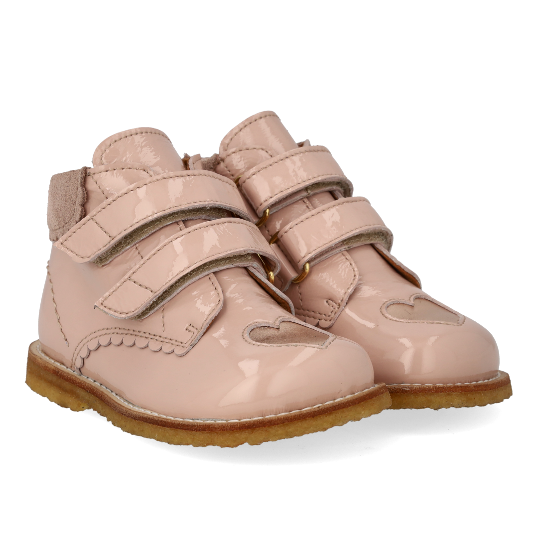 Velcro boot with contrasting heart