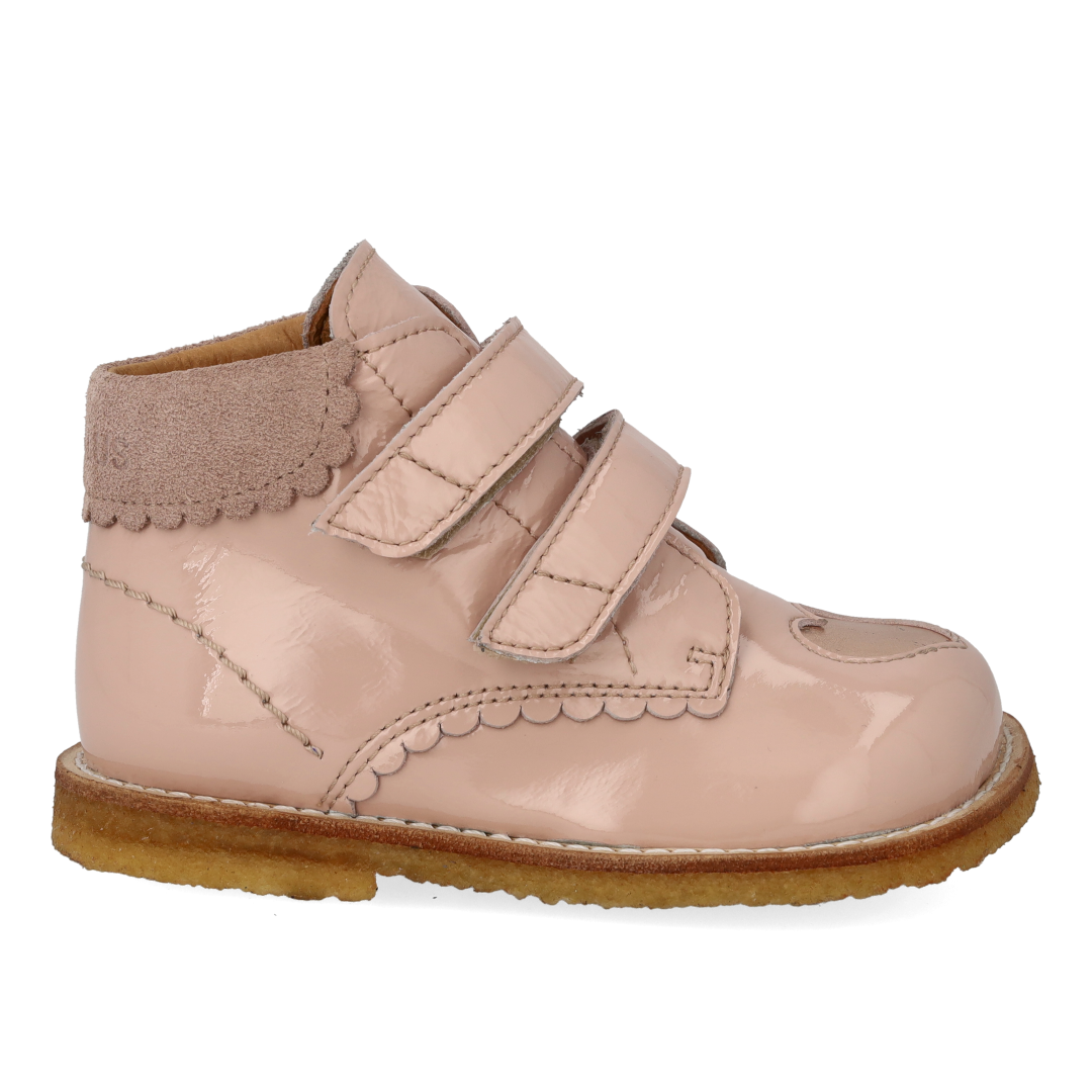 Velcro boot with contrasting heart