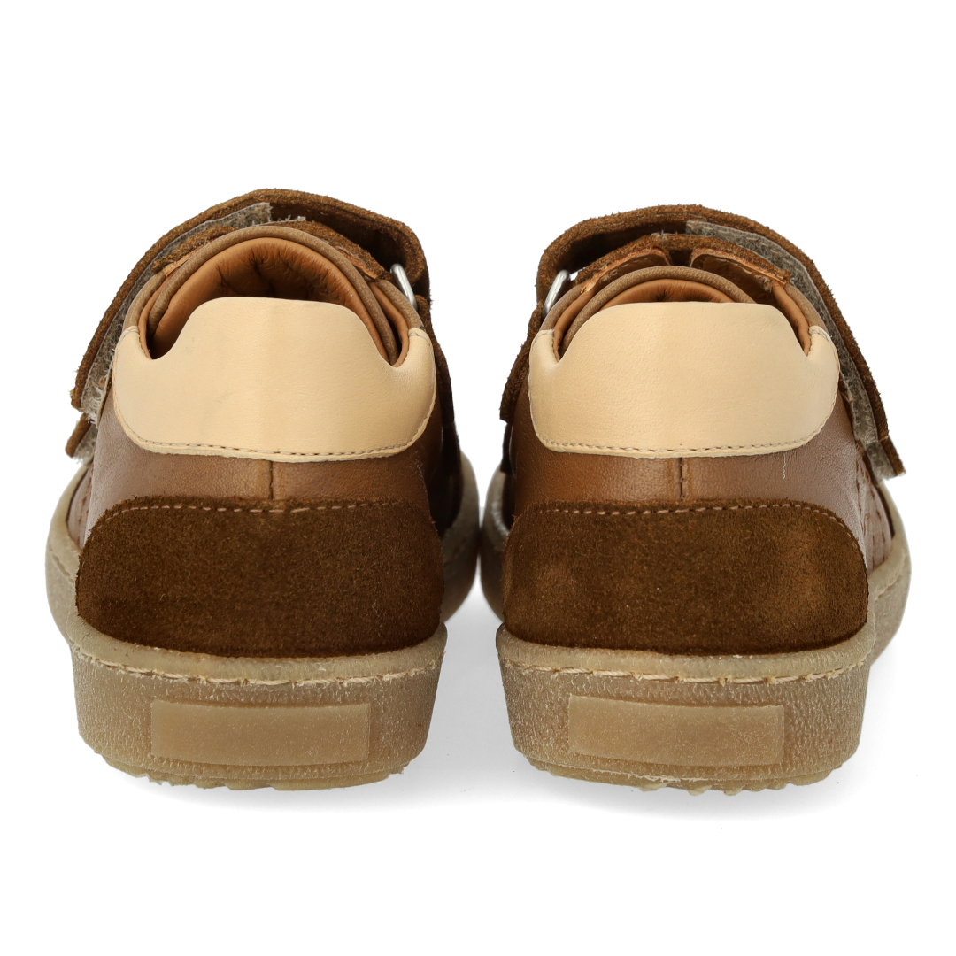 Sporty colour-block sneaker