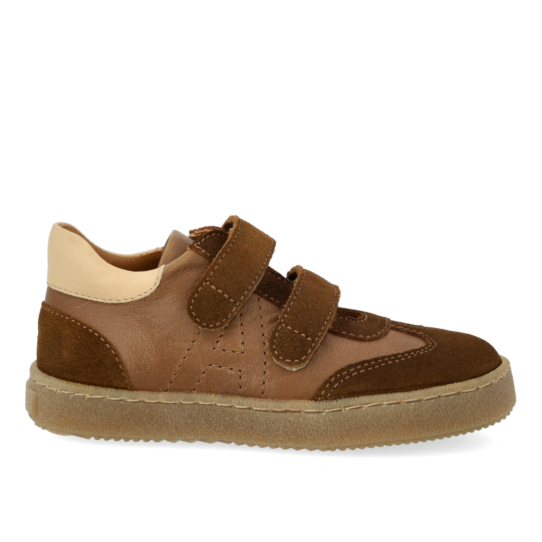 Sporty colour-block sneaker