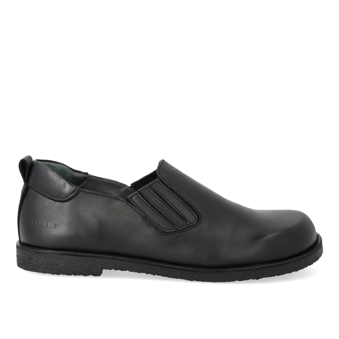Shoes with elastic