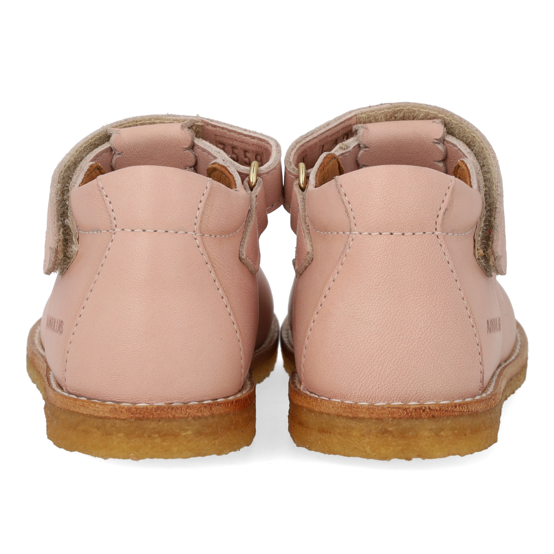 Tulle shoes with butterfly