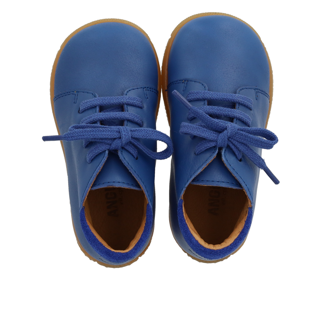 Mid-cut lace-up shoes