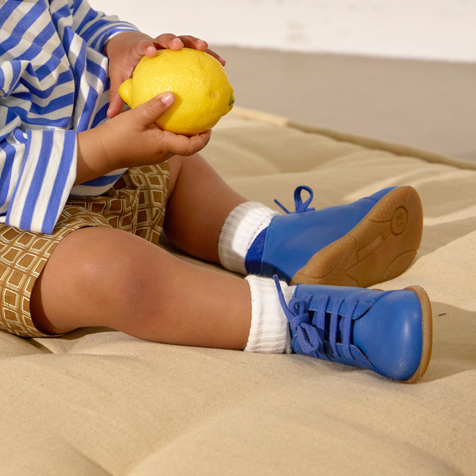 Mid-cut lace-up shoes