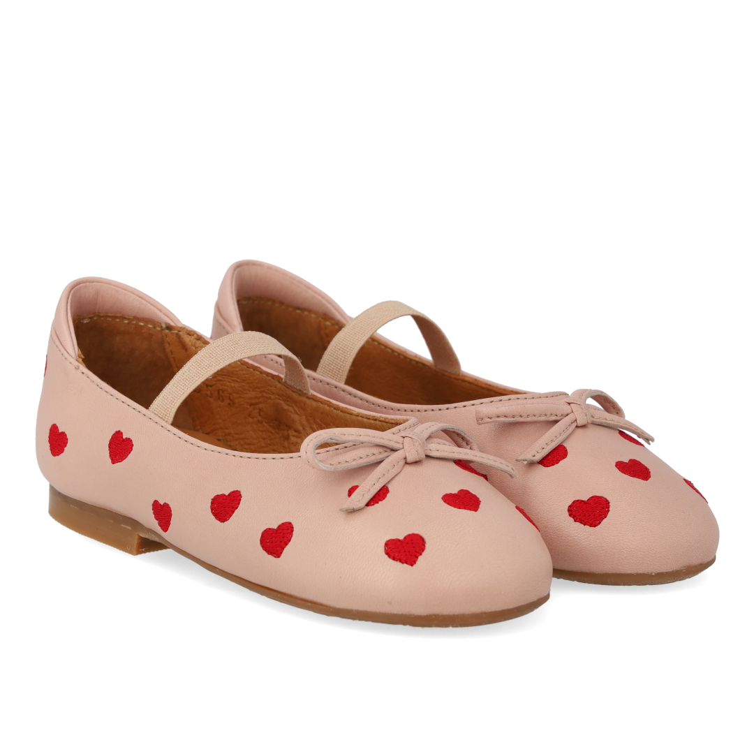 ballerinas with hearts