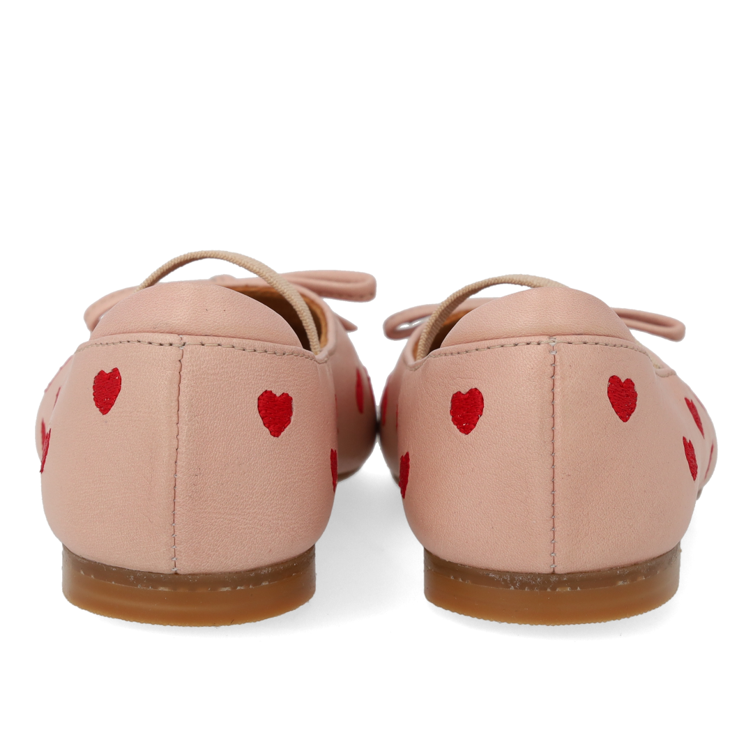 ballerinas with hearts
